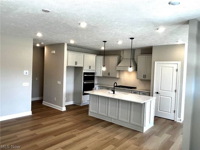 18 Paige Lane, Hudson, OH 44236