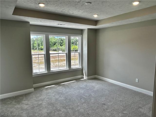 18 Paige Lane, Hudson, OH 44236