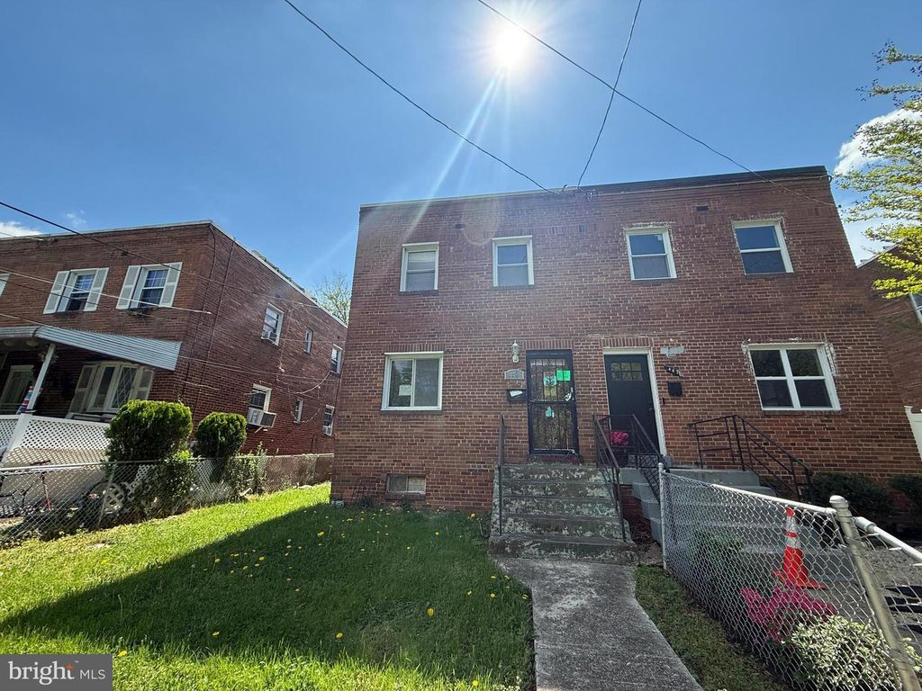 449 VALLEY AVE SE, Washington, DC 20032