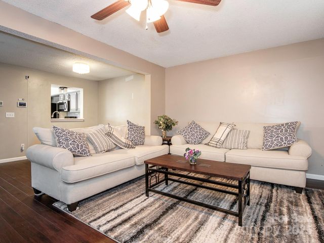 9633 Green Gable Court, Charlotte, NC 28270