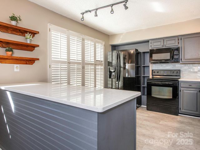 9633 Green Gable Court, Charlotte, NC 28270