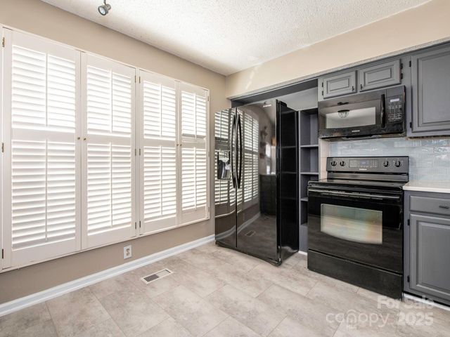 9633 Green Gable Court, Charlotte, NC 28270