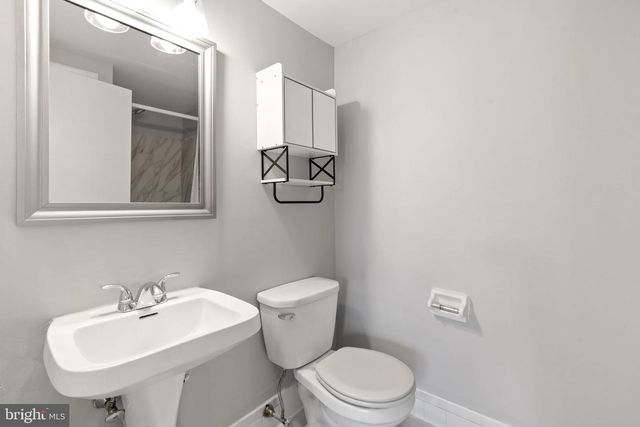 814 SOUTH AVE #J6, Secane, PA 19018
