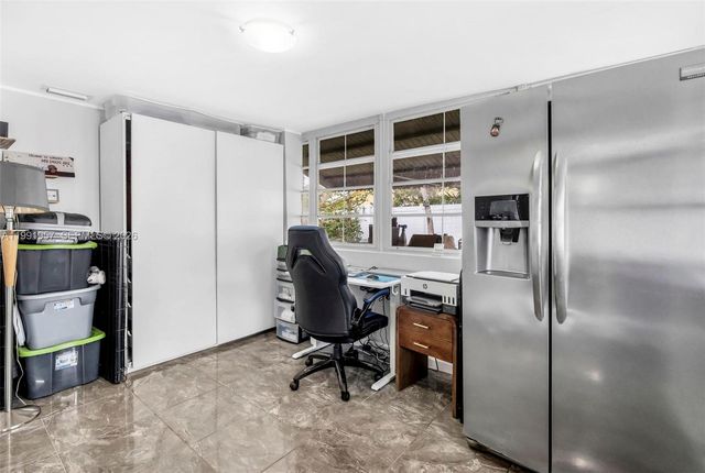 7211 NW 76th St, Tamarac, FL 33321