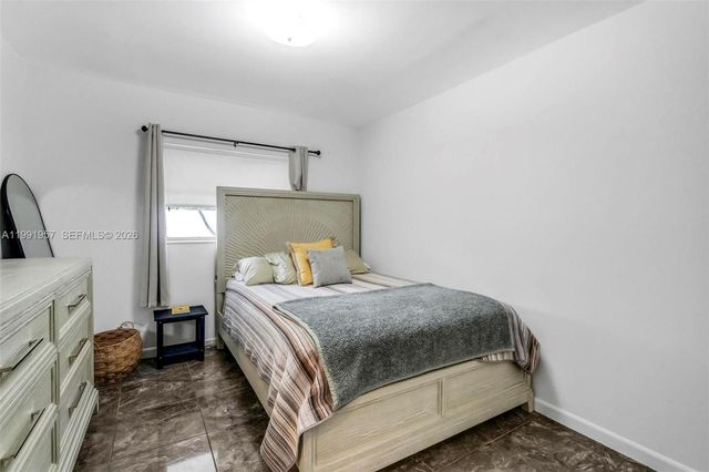 7211 NW 76th St, Tamarac, FL 33321