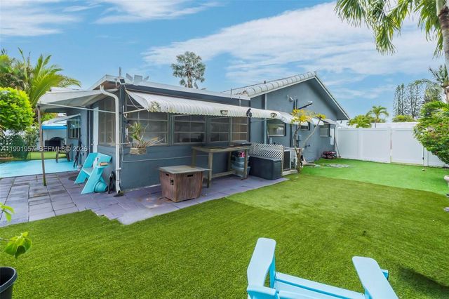 7211 NW 76th St, Tamarac, FL 33321