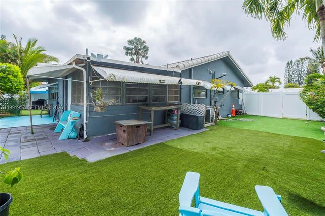 7211 NW 76th St, Tamarac, FL 33321