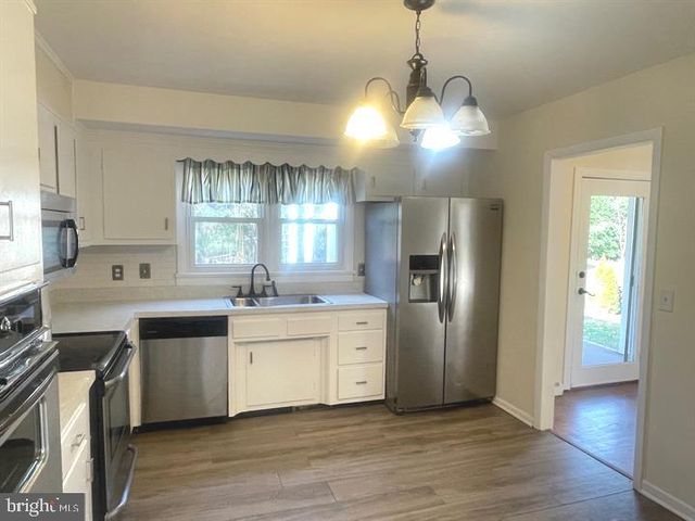 13008 WOODBURN DR, Hagerstown, MD 21742