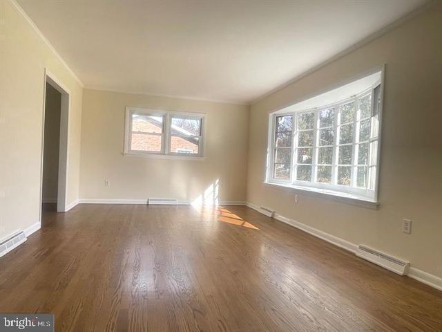 13008 WOODBURN DR, Hagerstown, MD 21742