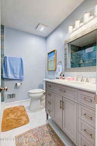 2926 Chimney Rock Ln, Louisville, KY 40220