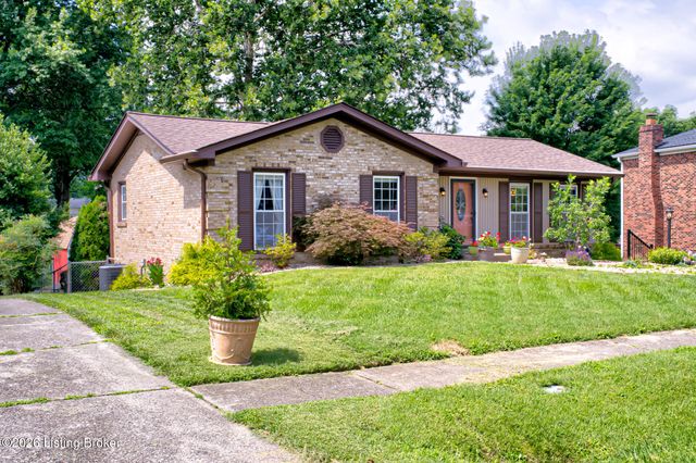 2926 Chimney Rock Ln, Louisville, KY 40220