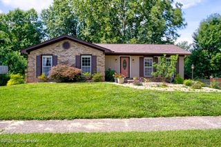 2926 Chimney Rock Ln, Louisville, KY 40220