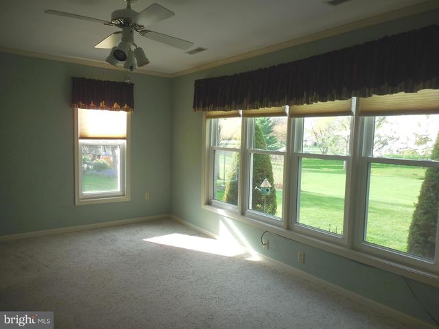 39 SPRINGHOUSE DR, Myerstown, PA 17067