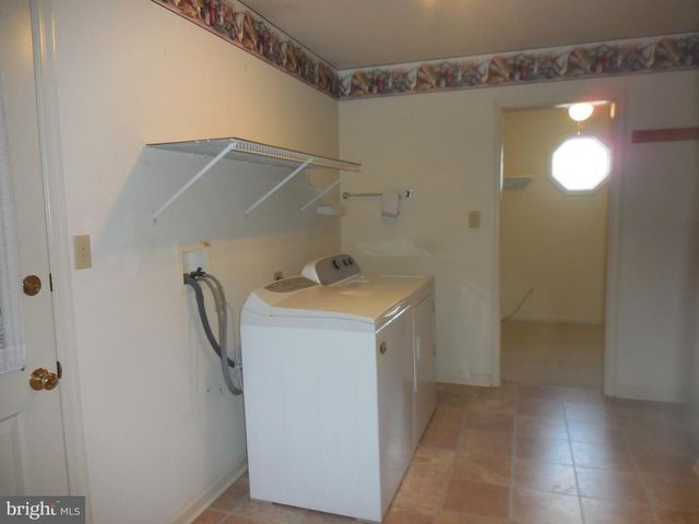 39 SPRINGHOUSE DR, Myerstown, PA 17067