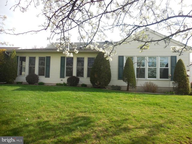 39 SPRINGHOUSE DR, Myerstown, PA 17067