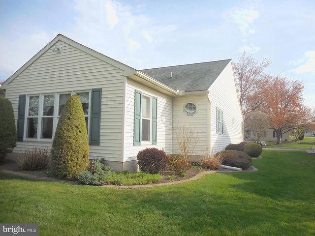 39 SPRINGHOUSE DR, Myerstown, PA 17067