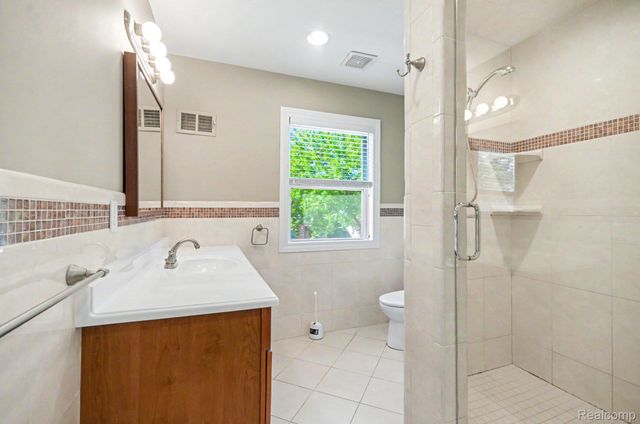 1539 Cole Street, Birmingham, MI 48009