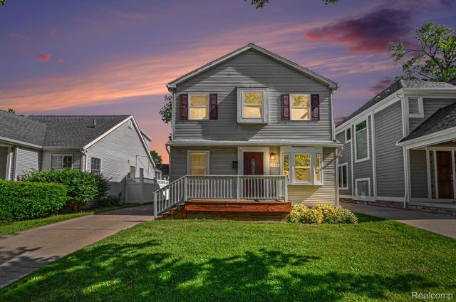 1539 Cole Street, Birmingham, MI 48009