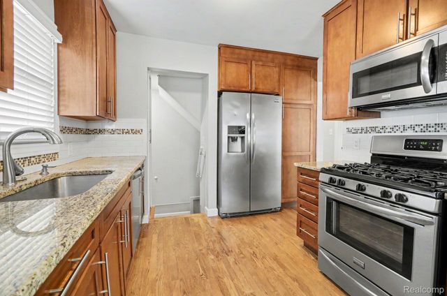 1539 Cole Street, Birmingham, MI 48009