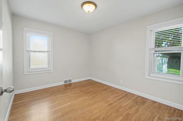 1539 Cole Street, Birmingham, MI 48009