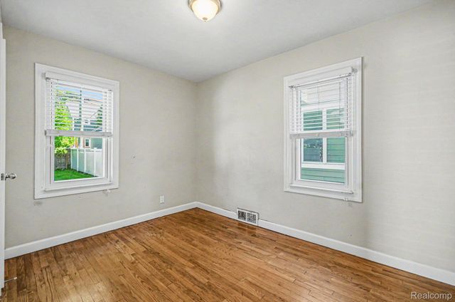 1539 Cole Street, Birmingham, MI 48009