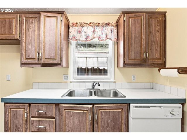 14363 Se CHRISTOPHER Ct 4, Milwaukie, OR 97267