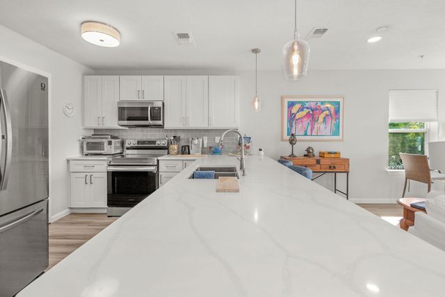 1409 W Highway 98, 401, Mary Esther, FL 32569