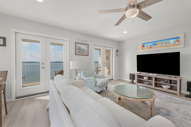 1409 W Highway 98, 401, Mary Esther, FL 32569