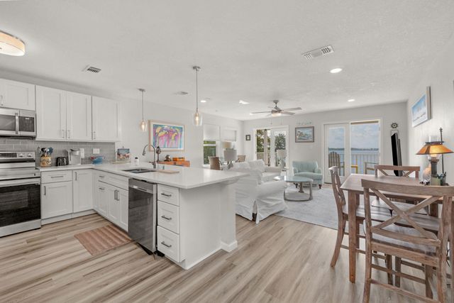 1409 W Highway 98, 401, Mary Esther, FL 32569