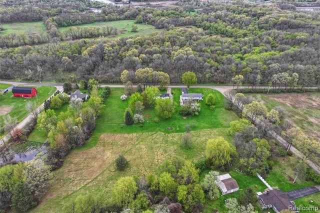 5244 Rood Road, Holly, MI 48442