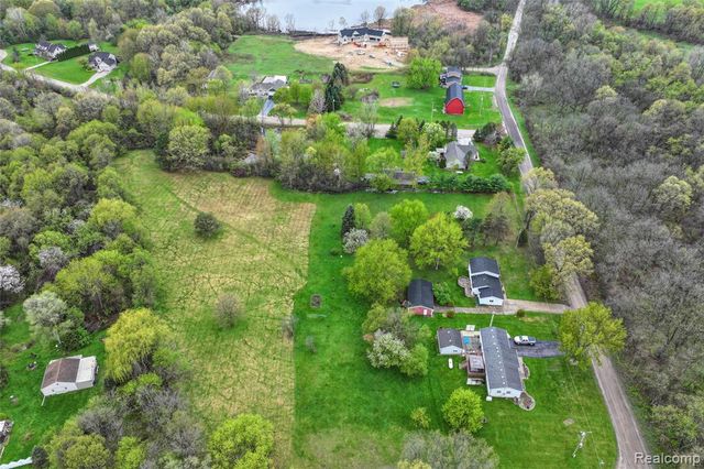 5244 Rood Road, Holly, MI 48442