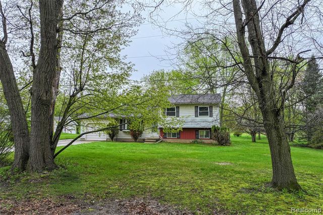 5244 Rood Road, Holly, MI 48442
