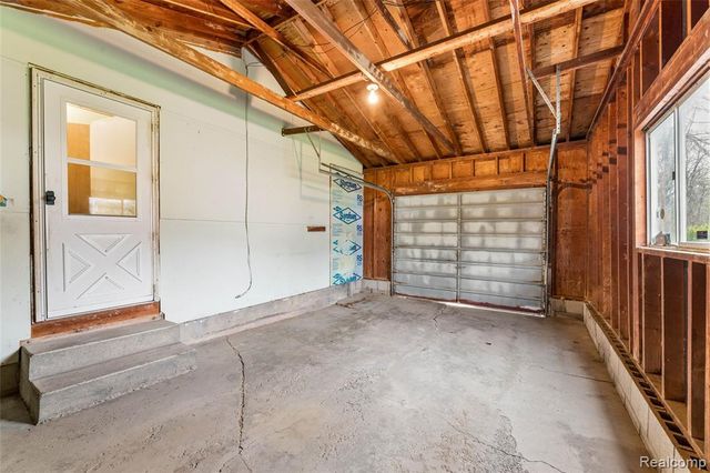 5244 Rood Road, Holly, MI 48442