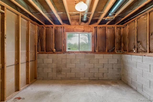 5244 Rood Road, Holly, MI 48442