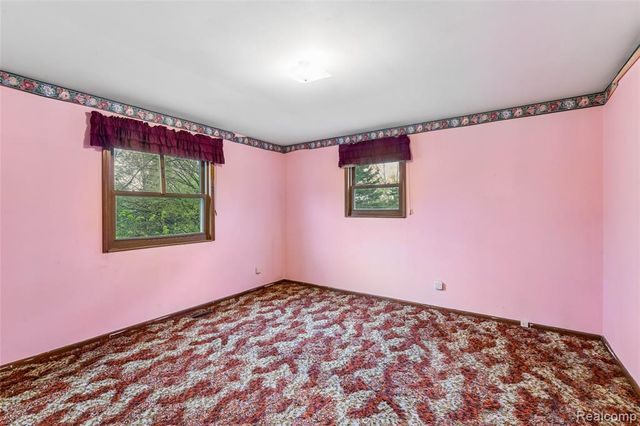 5244 Rood Road, Holly, MI 48442