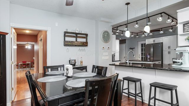 72 N Pembroke Avenue, Zanesville, OH 43701