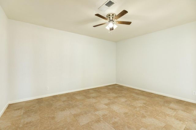 521 Sycamore Street, Lake Jackson, TX 77566