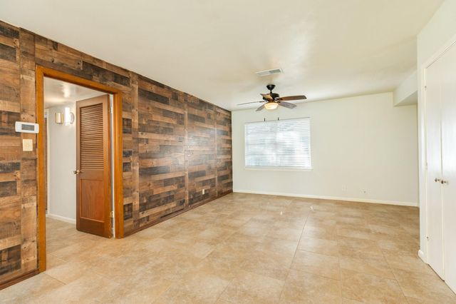 521 Sycamore Street, Lake Jackson, TX 77566