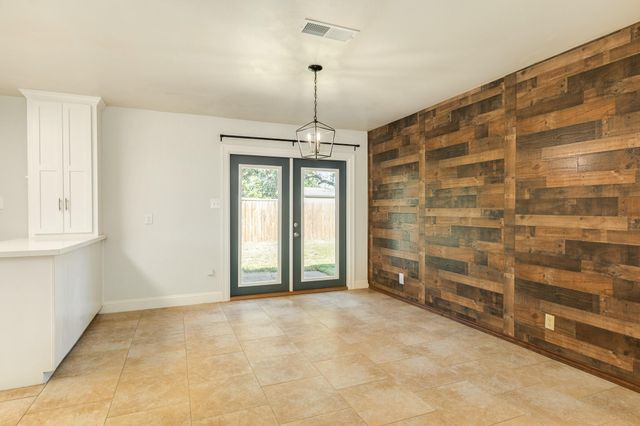 521 Sycamore Street, Lake Jackson, TX 77566