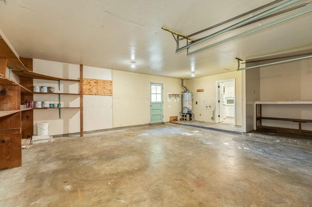 521 Sycamore Street, Lake Jackson, TX 77566