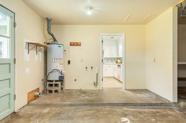 521 Sycamore Street, Lake Jackson, TX 77566