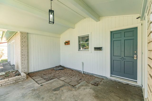 521 Sycamore Street, Lake Jackson, TX 77566