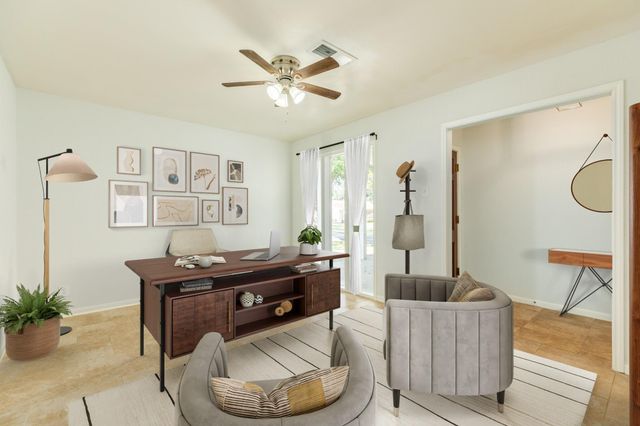 521 Sycamore Street, Lake Jackson, TX 77566