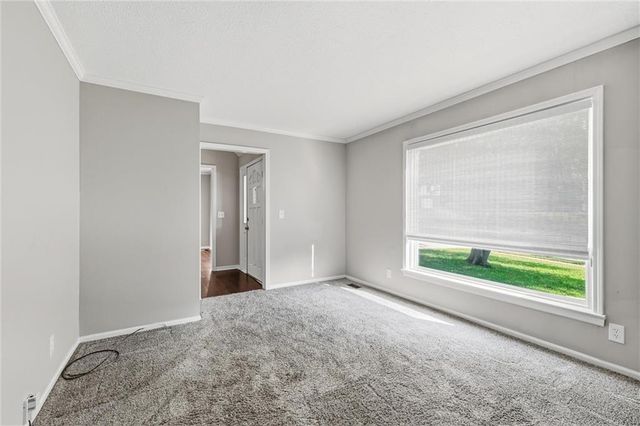 11800 W 99TH Terrace, Overland Park, KS 66214