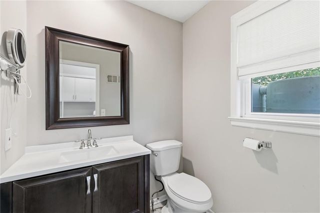 11800 W 99TH Terrace, Overland Park, KS 66214