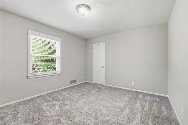 11800 W 99TH Terrace, Overland Park, KS 66214