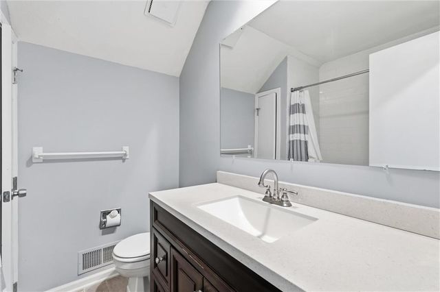 11800 W 99TH Terrace, Overland Park, KS 66214