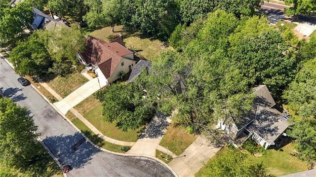 11800 W 99TH Terrace, Overland Park, KS 66214