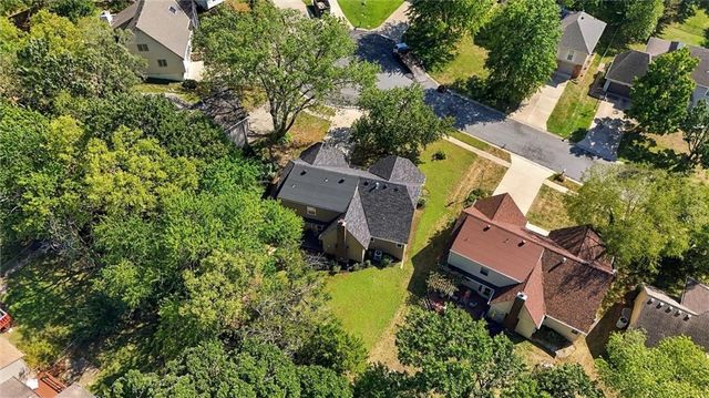 11800 W 99TH Terrace, Overland Park, KS 66214