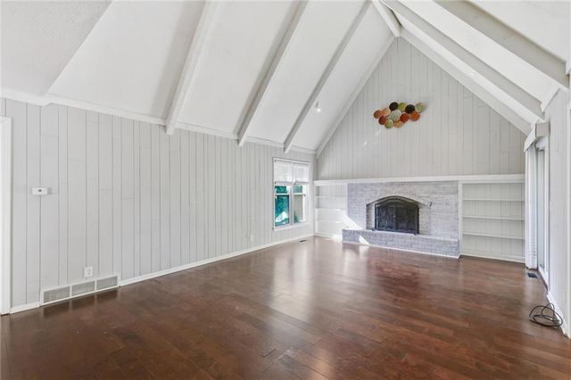 11800 W 99TH Terrace, Overland Park, KS 66214
